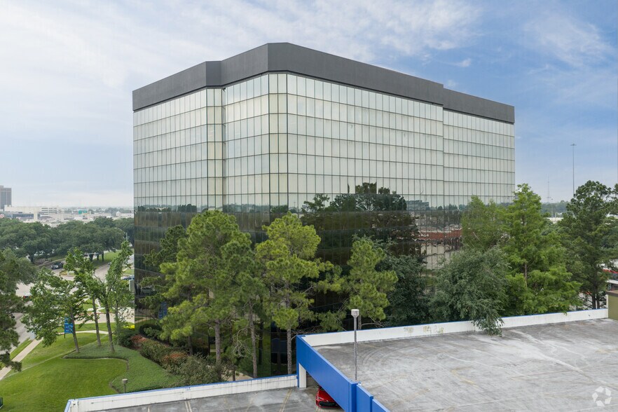 More Photos Of 7600 W Tidwell Rd, Houston Office For Lease