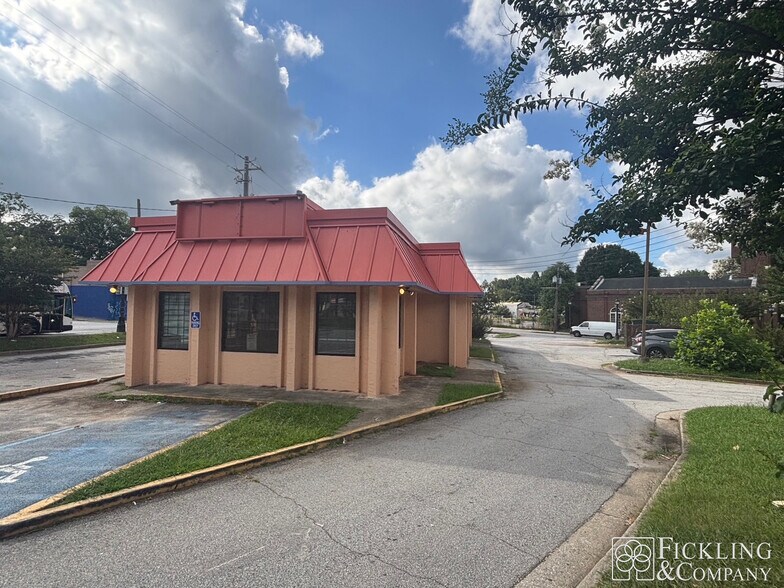 Primary Photo Of 1665 SE Jonesboro Rd, Atlanta Restaurant For Sale