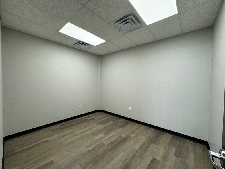 More Photos Of S Sara Rd & SW 89th St, Mustang Unknown For Lease