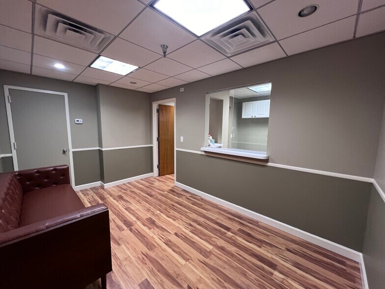 More Photos Of 7610 Carroll Ave, Takoma Park Medical For Lease