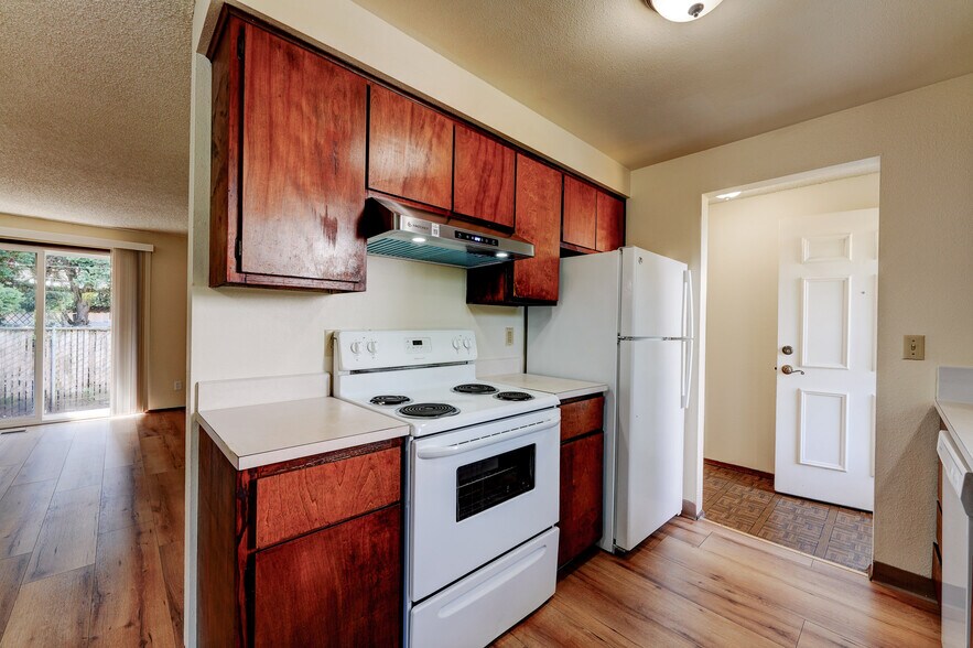 More Photos Of 1397-1407 SE 130th Ave, Portland Apartments For Sale