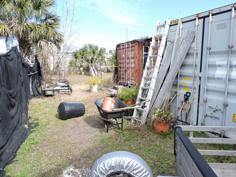 More Photos Of 2504 Main St, Jacksonville Freestanding For Sale