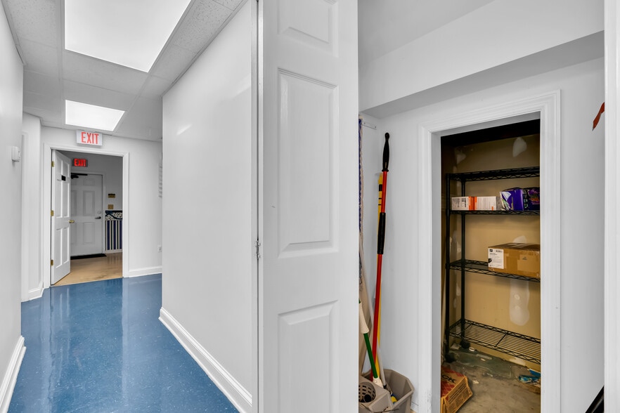 More Photos Of 613 Warren Ave, Spring Lake Office For Sale