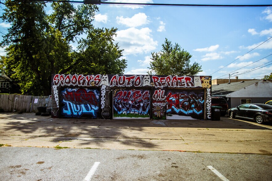 More Photos Of 4538 Izard St, Omaha Parking Garage For Sale