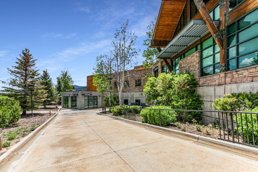 More Photos Of 2700 W Rasmussen Rd, Park City General Retail For Lease