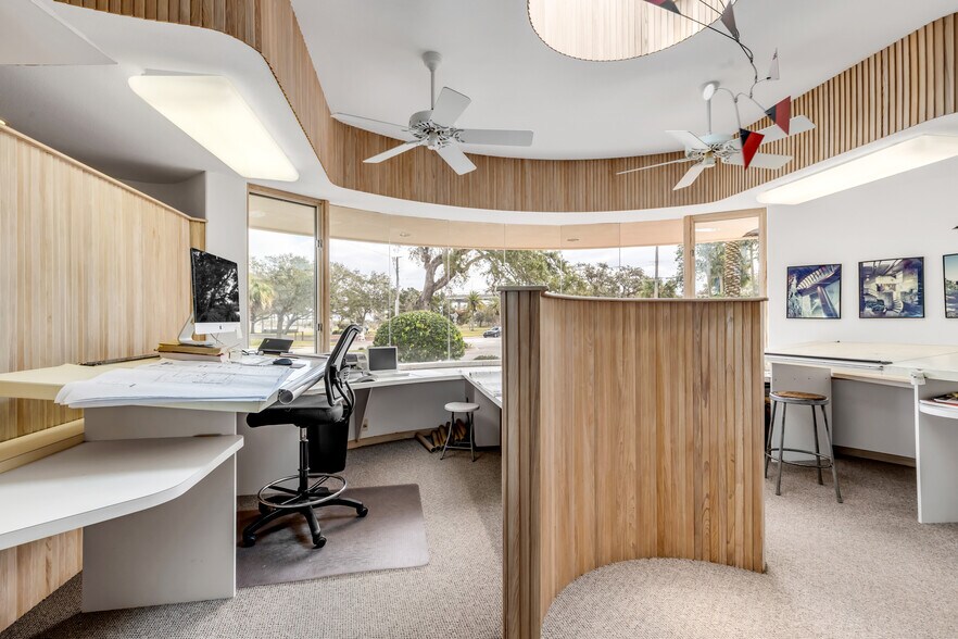 More Photos Of 100-104 Riverside Dr, New Smyrna Beach Office For Sale