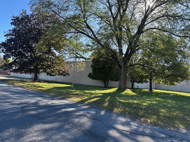 More Photos Of 5 Pruyn's Island Dr, Glens Falls Unknown For Lease