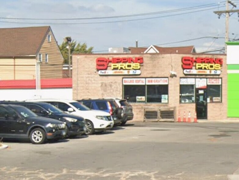 Primary Photo Of 4712 W 63rd St, Chicago Service Station For Lease