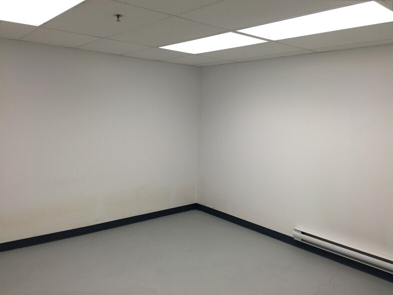 More Photos Of 5512 45th St, Leduc Warehouse For Lease