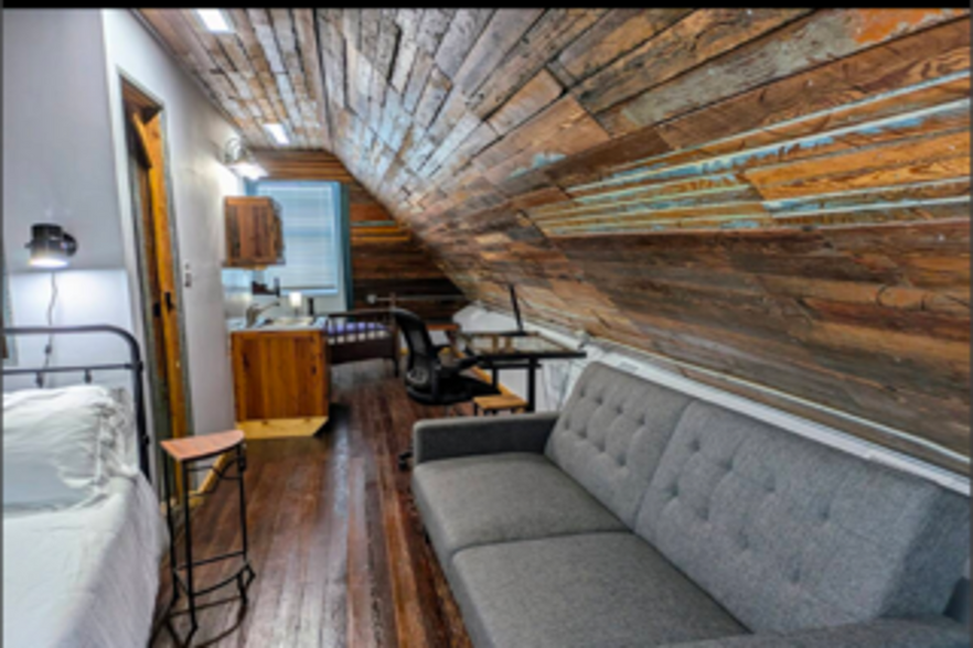 More Photos Of 828 E 15th St, Brownsville Office For Sale