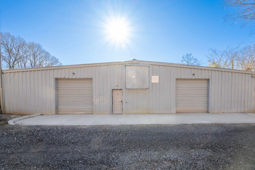 More Photos Of 876 W Main St, Spartanburg Service For Lease