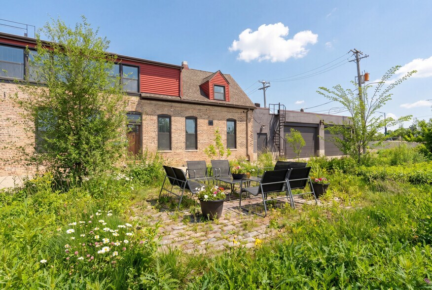 Primary Photo Of 2331 N Elston Ct, Chicago Industrial For Sale