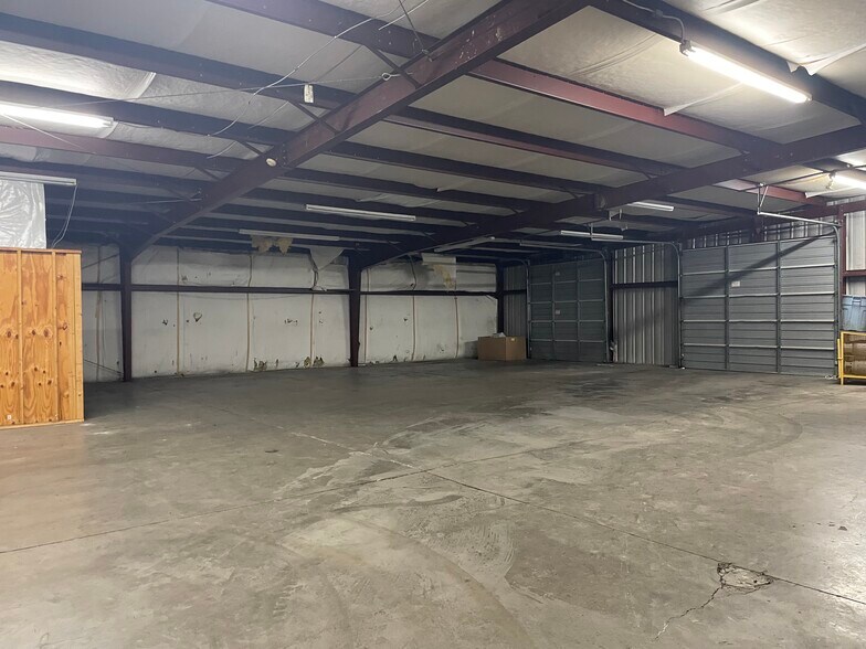 More Photos Of 7420 Asheville Hwy, Knoxville Light Manufacturing For Lease