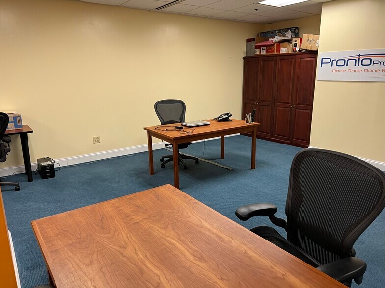 More Photos Of 211 W Wacker Dr, Chicago Office For Lease