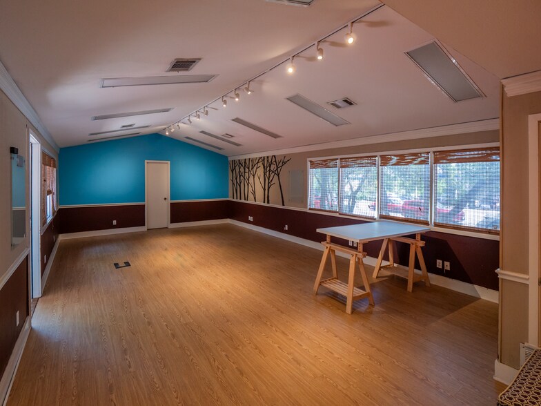 More Photos Of 3400 Northland Dr, Austin Office For Sale