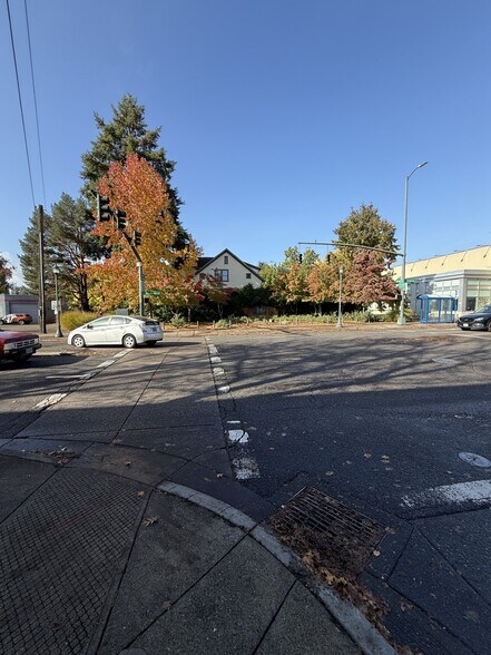 More Photos Of Knott & MLK blvd, Portland Land For Sale