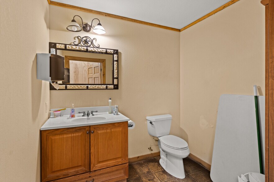 More Photos Of 1242 Loop 179, Pittsburg Specialty For Sale