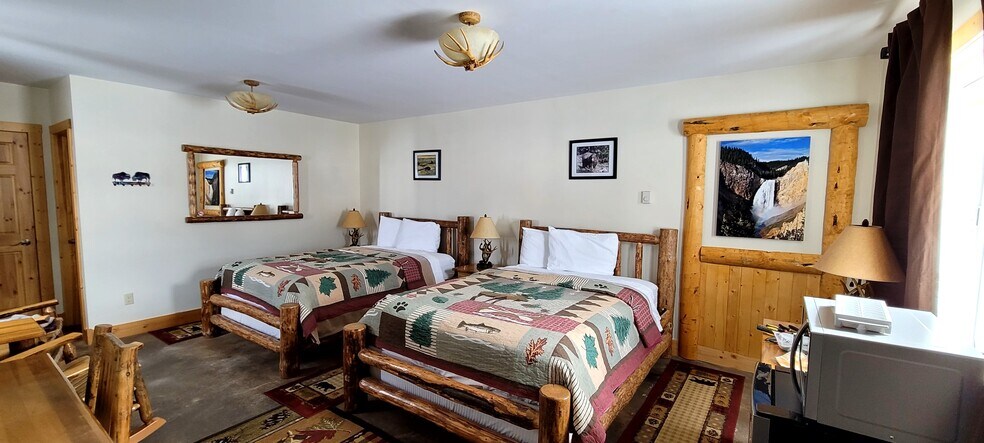 More Photos Of 4 Maiden Basin Dr, Gardiner Hospitality For Sale