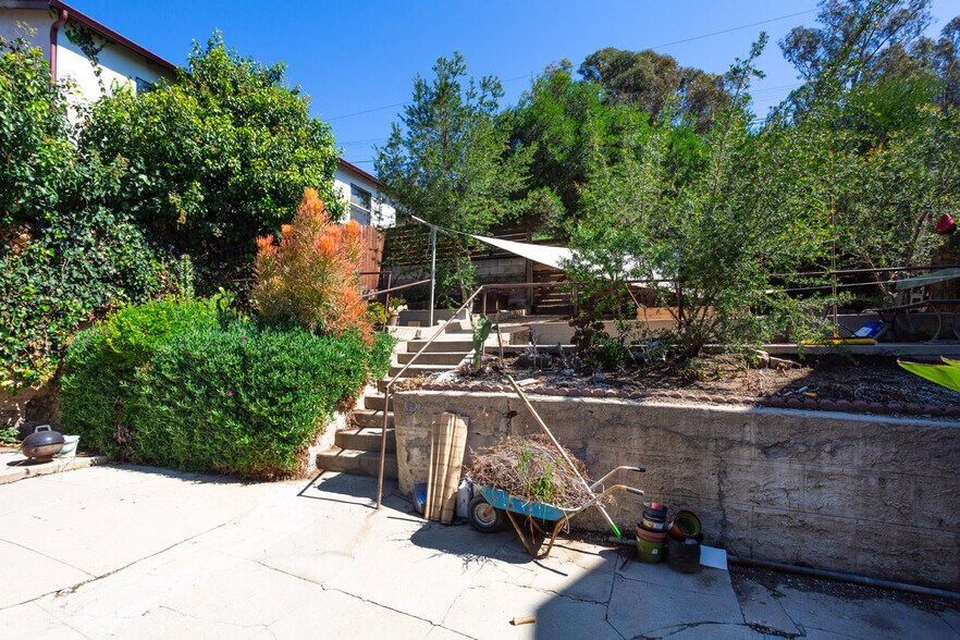 More Photos Of 534 Casanova St, Los Angeles Apartments For Sale