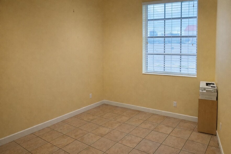 More Photos Of 7345 SW 41st St, Miami Warehouse For Sale