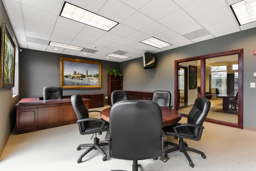 More Photos Of 46175 Westlake Dr, Sterling Medical For Lease