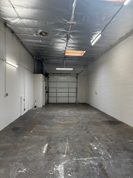 More Photos Of 230 S Motor Ave, Azusa Warehouse For Lease