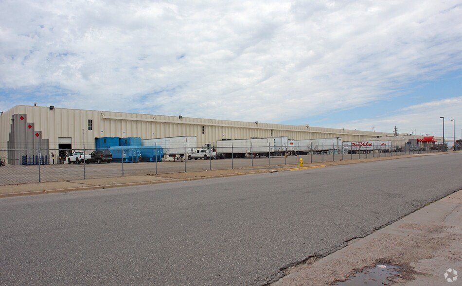 More Photos Of 11275 E 40th Ave, Denver Warehouse For Lease
