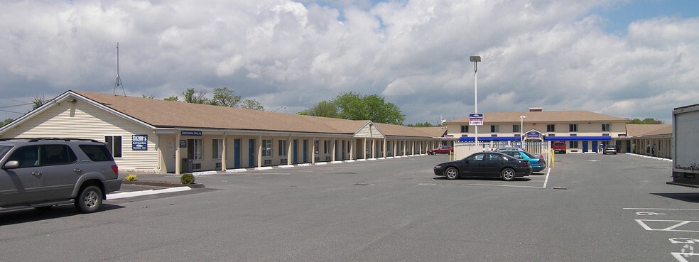 More Photos Of 1356 Boston Rd, Springfield Fast Food For Sale