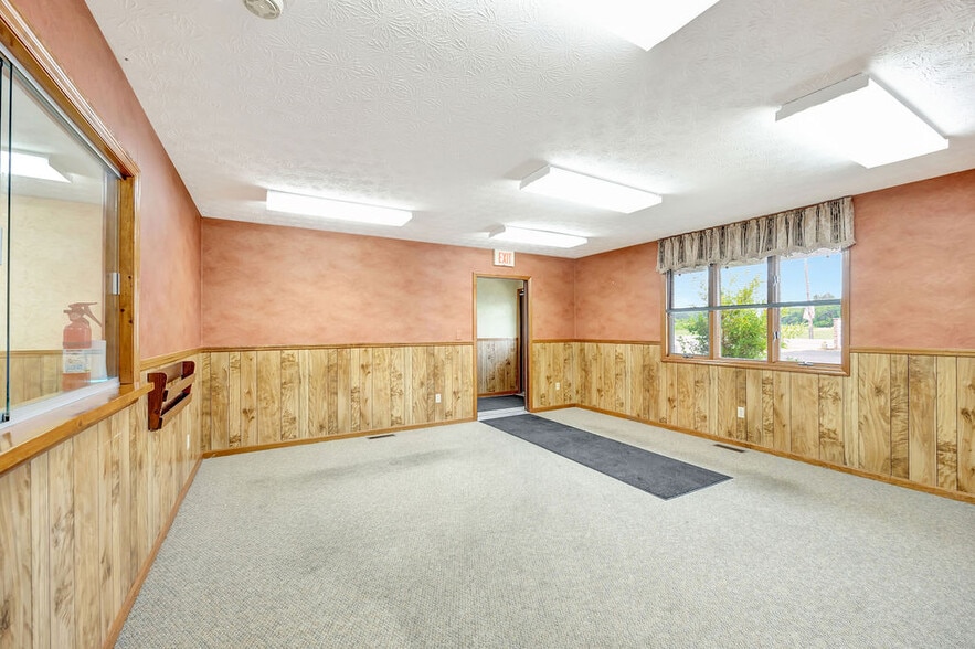 More Photos Of 1 Marty Ln, West Alexandria Medical For Sale