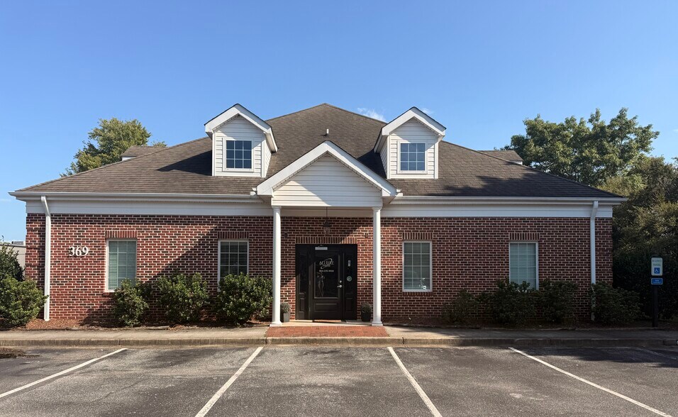 Primary Photo Of 369 Halton Rd, Greenville Medical For Sale