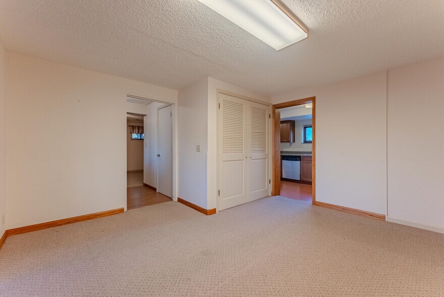 More Photos Of 508 N Broadway, Peru Office For Sale