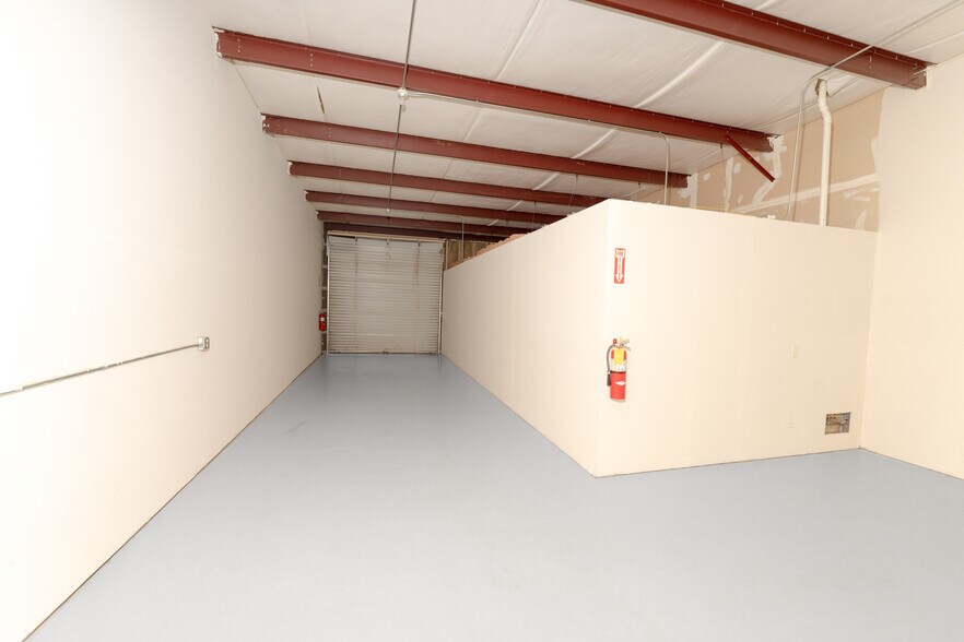 More Photos Of 2445 Hilton Dr, Gainesville Self Storage For Lease