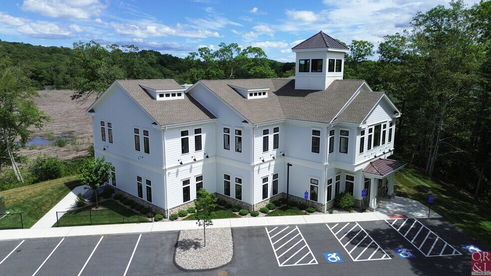 More Photos Of 215 Elm St, Old Saybrook Unknown For Lease