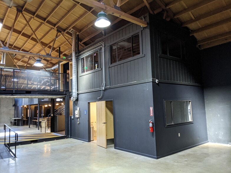 More Photos Of 111 Pine Ave, South San Francisco Warehouse For Lease