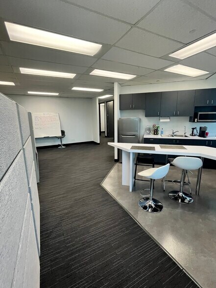 More Photos Of 2001 Sheppard Ave E, Toronto Office For Lease