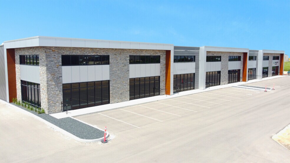 Primary Photo Of 4915 Portage Av, Headingley Flex For Lease