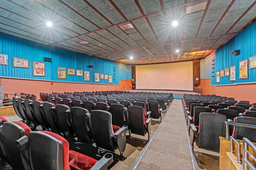 More Photos Of 176 E Wickenburg Way, Wickenburg Movie Theatre For Sale