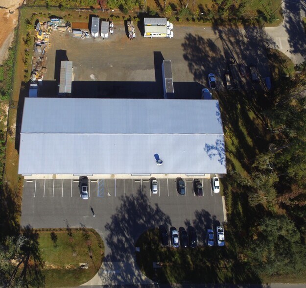 More Photos Of 3342 Garber Dr, Tallahassee Warehouse For Lease