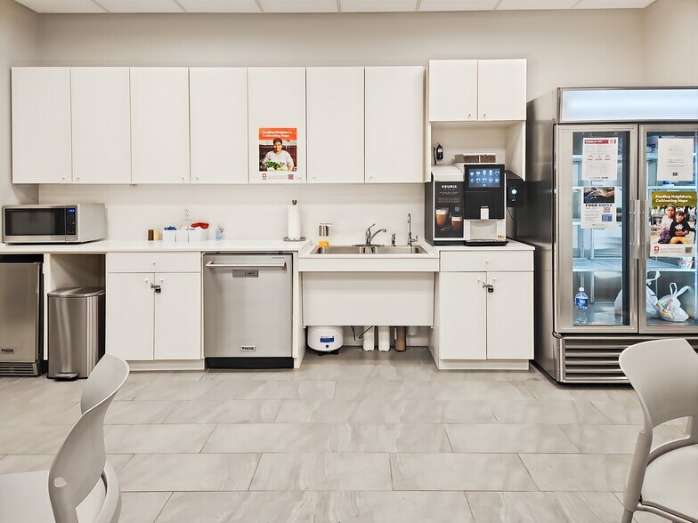 More Photos Of 2321 Energy Dr, Louisville Coworking Space
