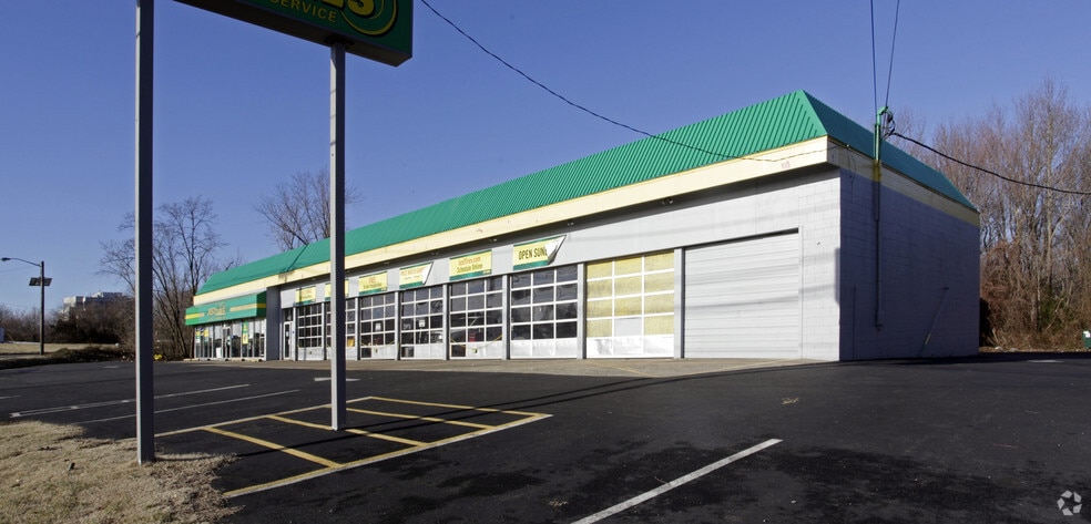 More Photos Of 408 Haddonfield Rd, Cherry Hill Auto Repair For Lease