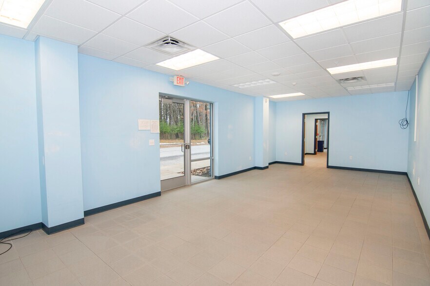 More Photos Of 3 Unlimited Dr, Saratoga Springs Office For Lease