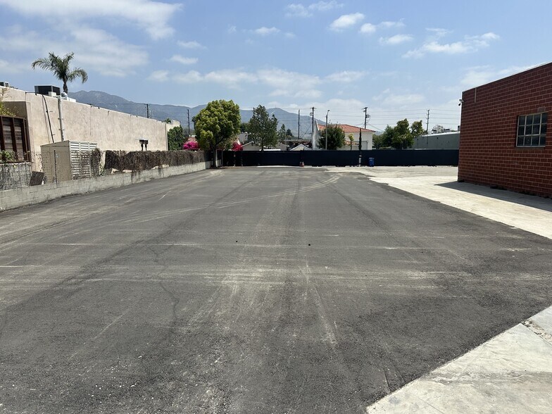 More Photos Of 625 S Glenwood Pl, Burbank Manufacturing For Sale