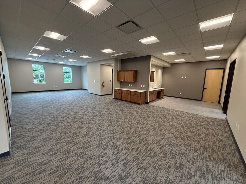 More Photos Of 18875 Fm 2252, Garden Ridge Office For Lease
