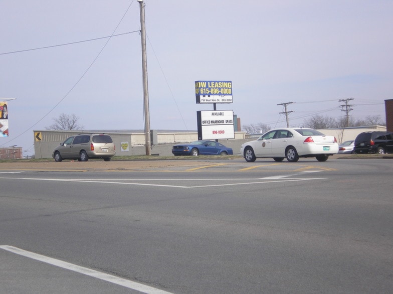 More Photos Of 714 W Main St, Murfreesboro Warehouse For Lease