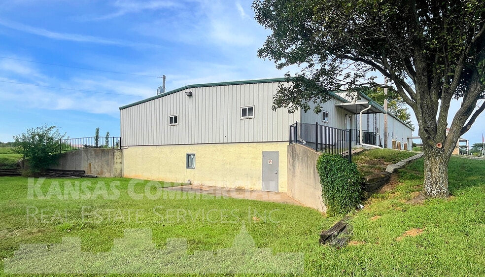More Photos Of 6115 SE US Highway 40, Tecumseh Specialty For Sale