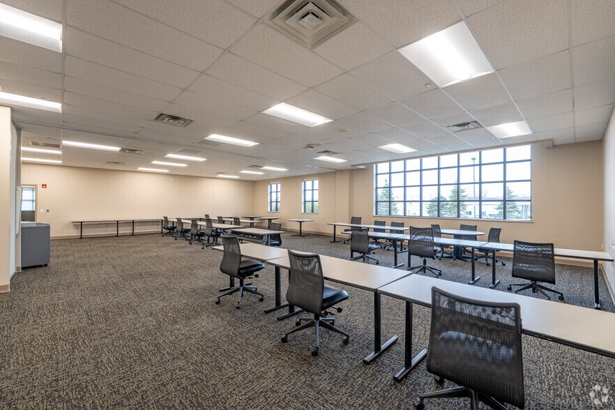 More Photos Of 20 Parker Ln, Perry Office For Sale