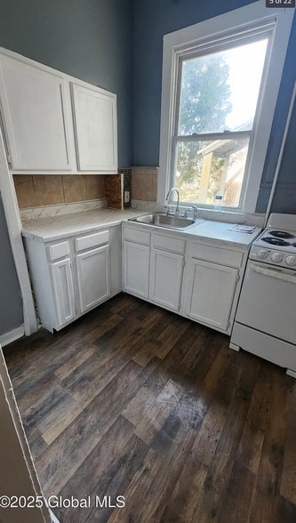 More Photos Of 24 2nd Ave, Troy Apartments For Sale