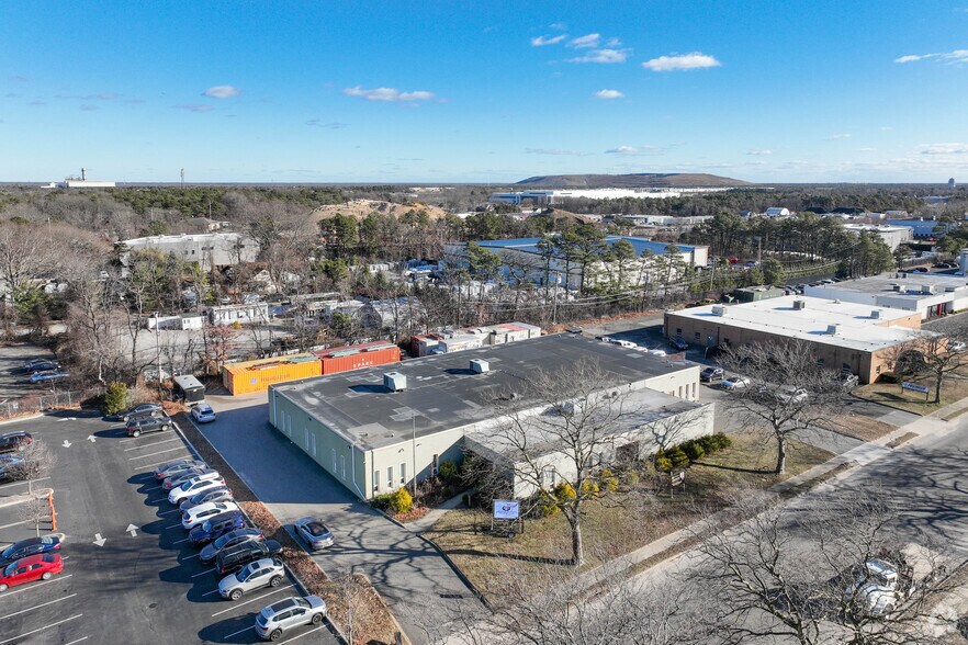 More Photos Of 7 Industrial Blvd, Medford Warehouse For Sale