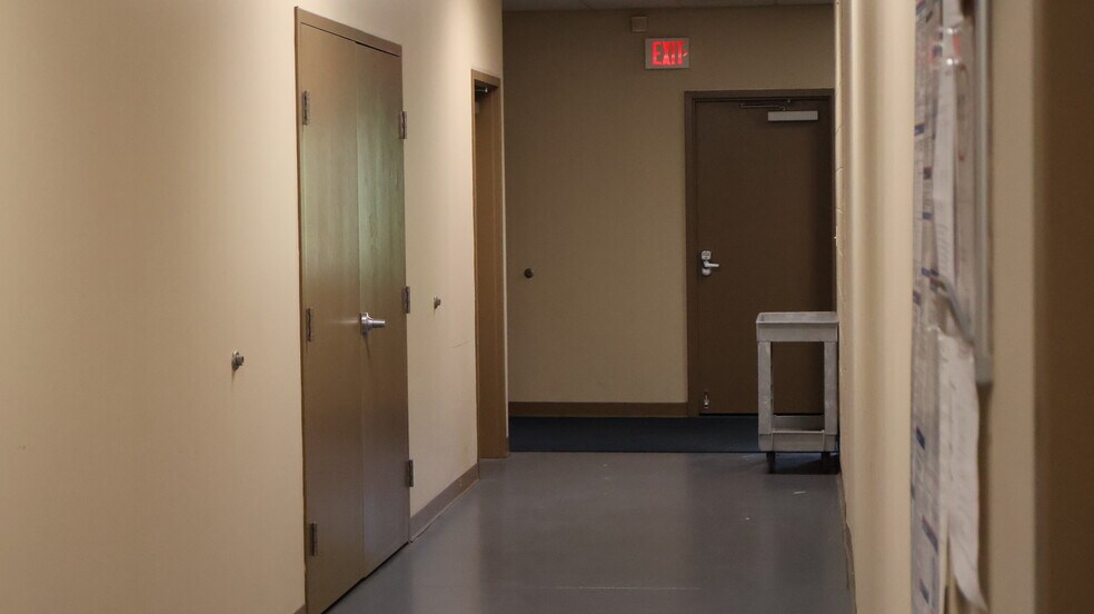 More Photos Of 1401 AIP Dr, Middletown Warehouse For Sale