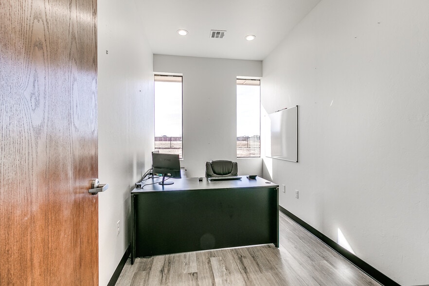 More Photos Of 1140 NW 192nd St, Edmond Office For Lease